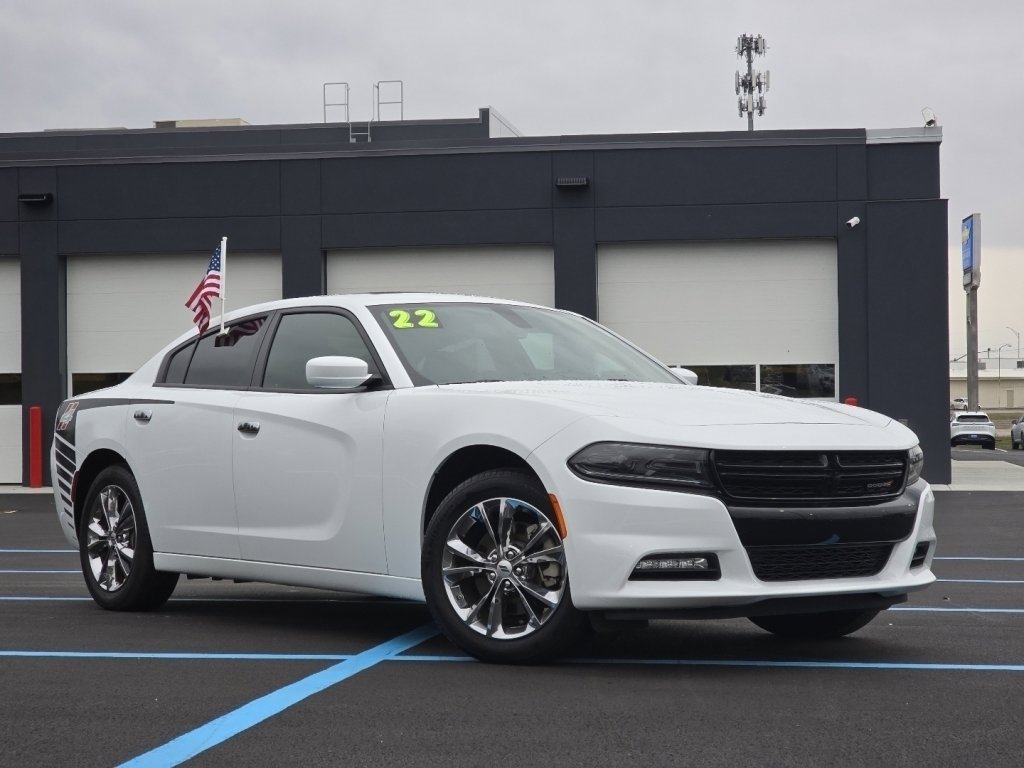 Used 2022 Dodge Charger SXT w/ Navigation & Travel Group image 2