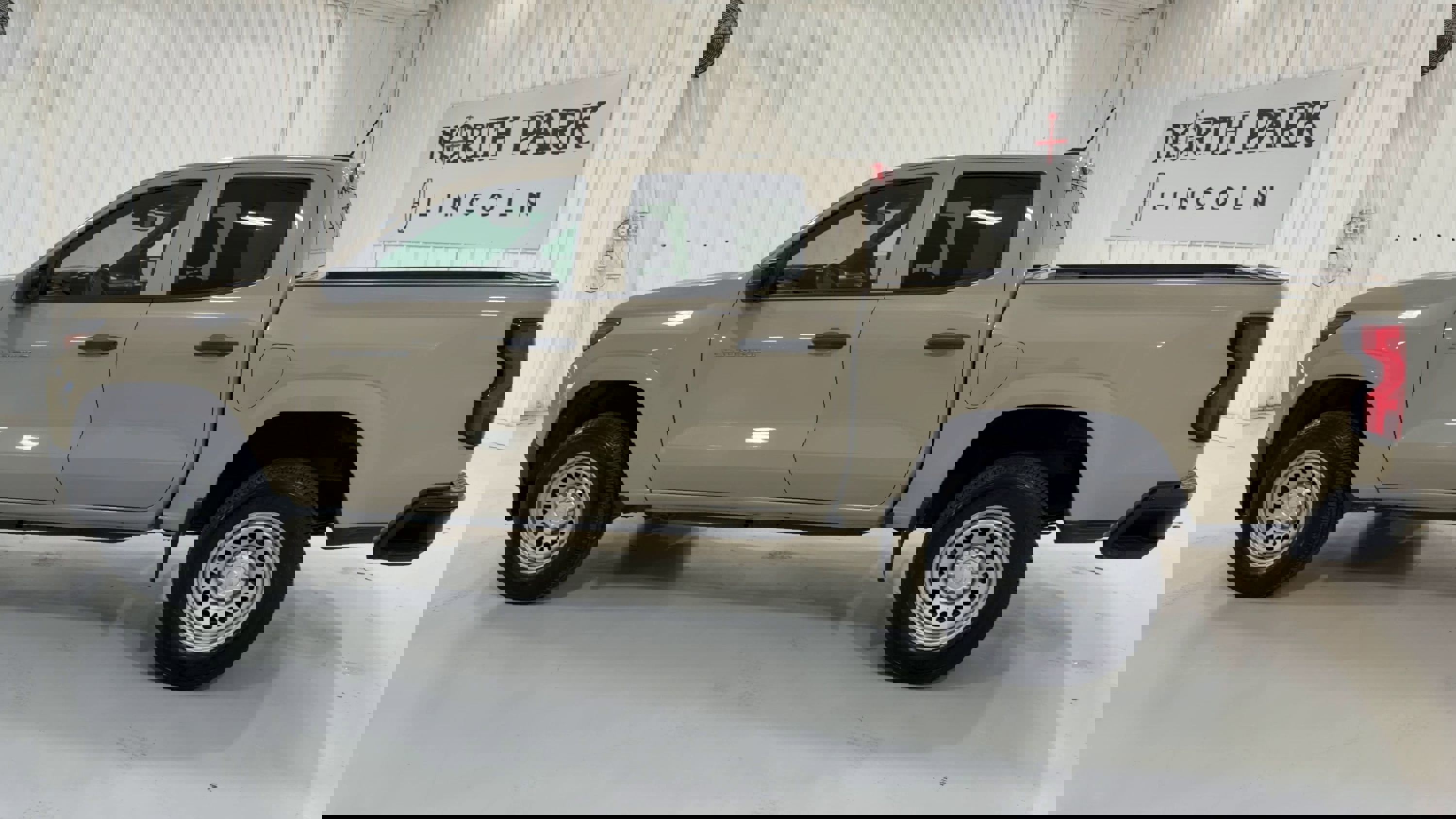 Used 2023 Chevrolet Colorado W/T image 7