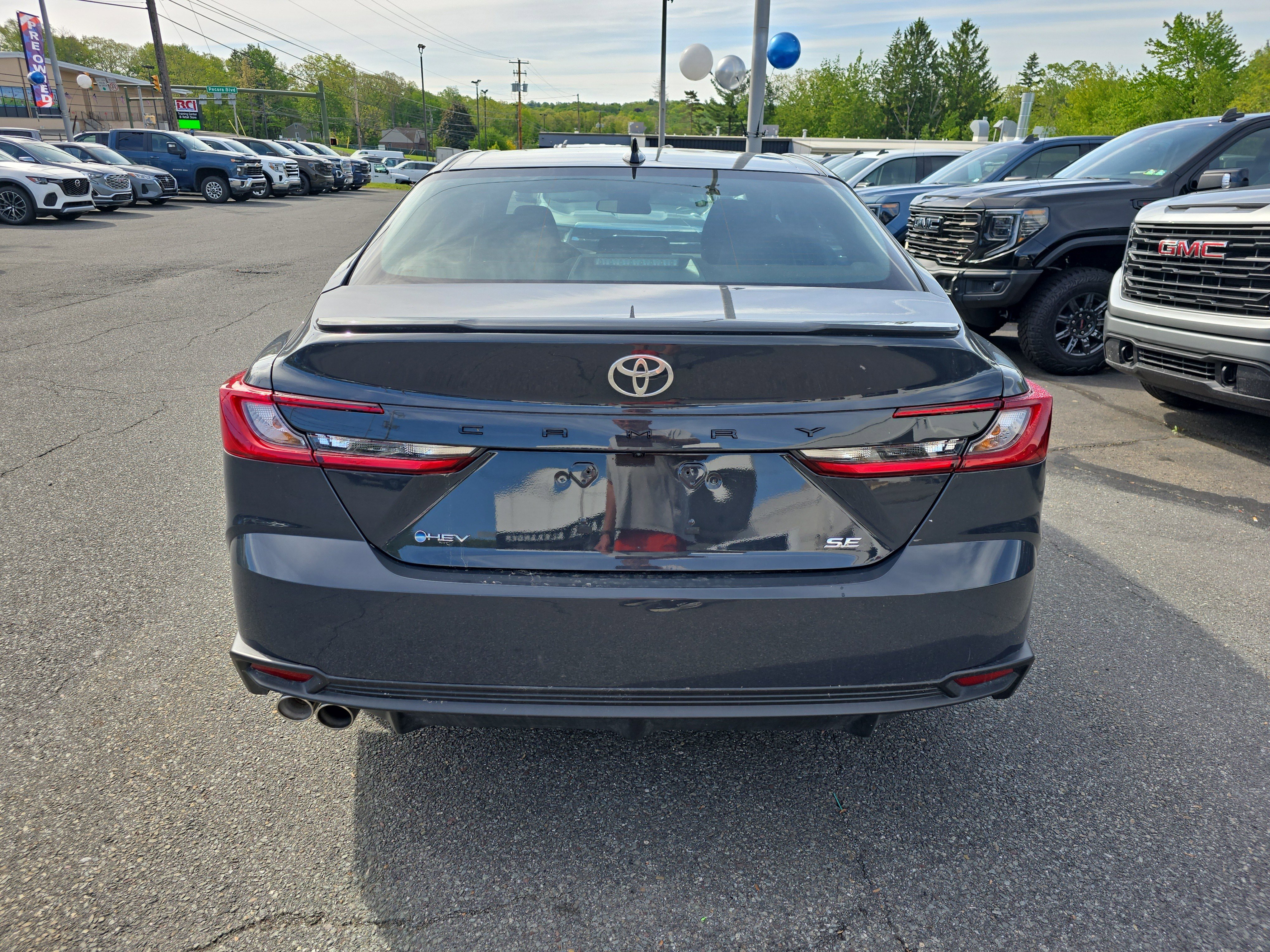 Used 2025 Toyota Camry SE FWD image 4