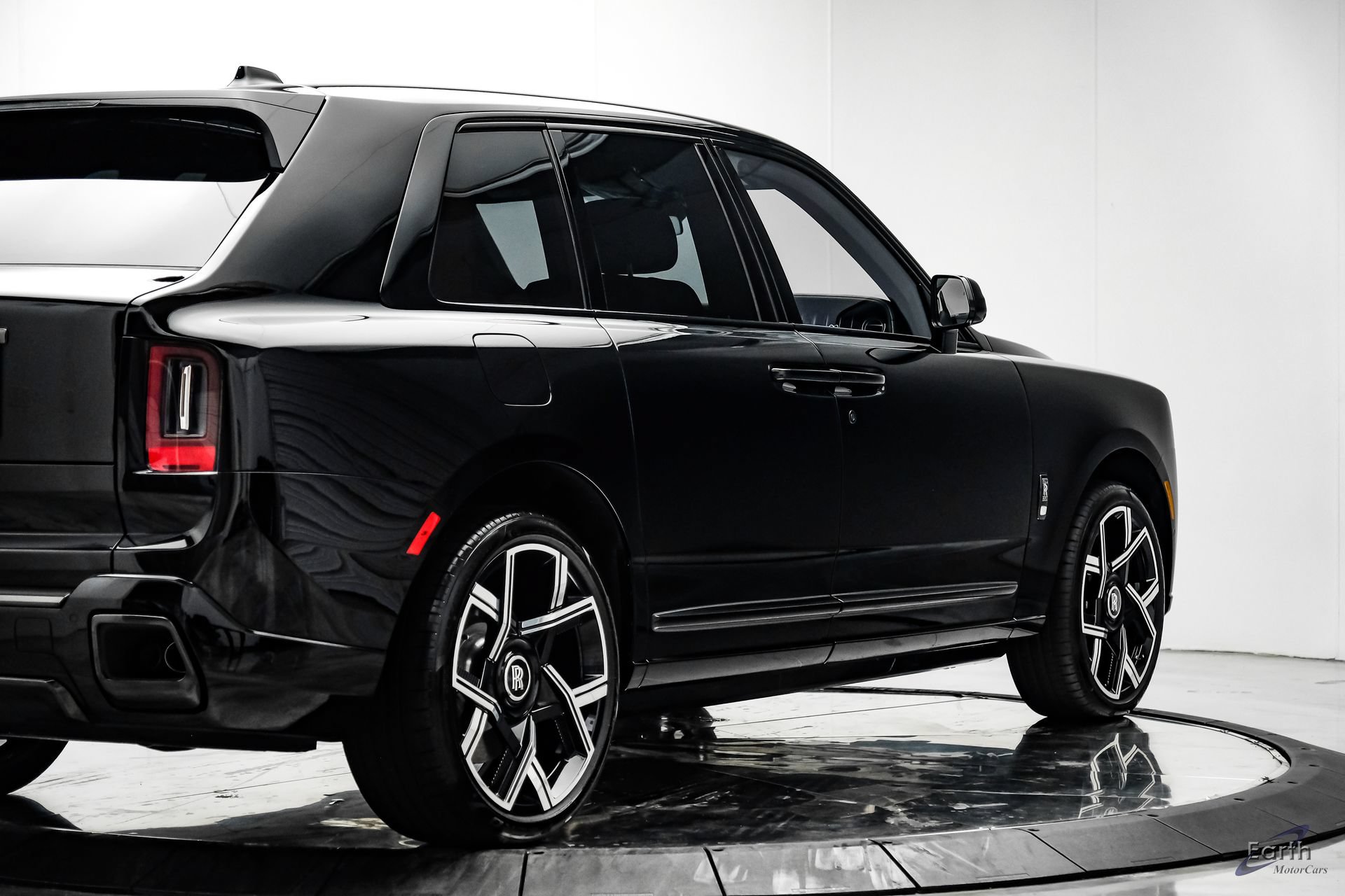 Used 2026 Rolls-Royce Cullinan Black Badge AWD/4WD image 22