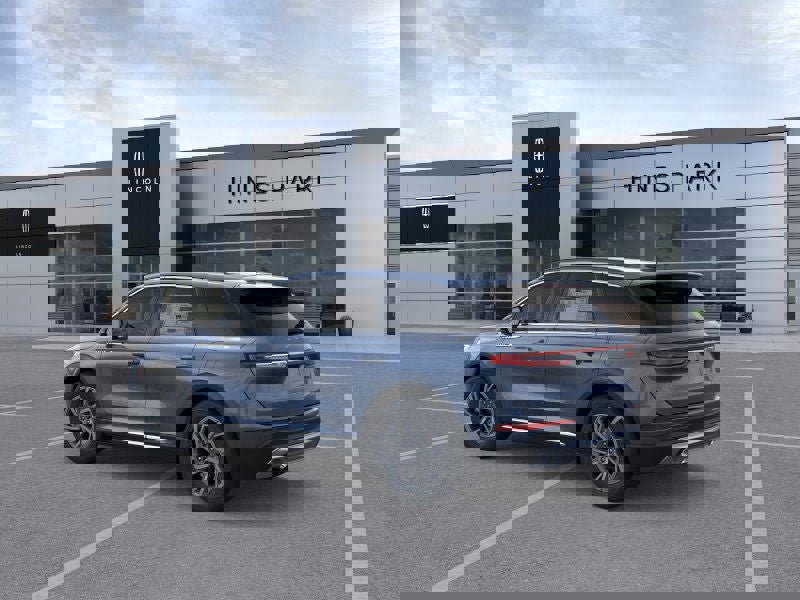 New 2026 Lincoln Corsair Premiere image 4