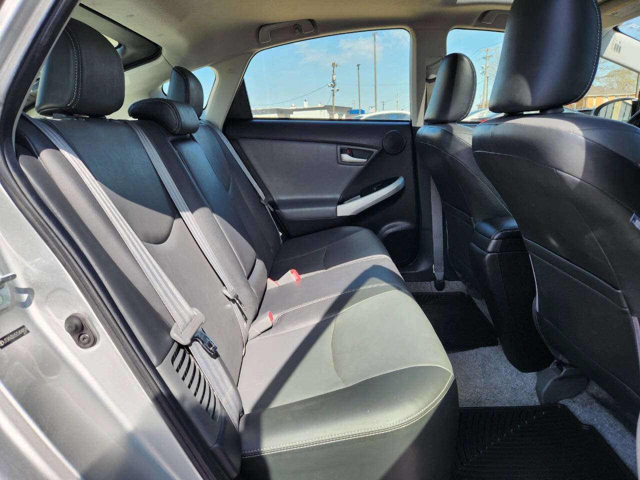 Used 2012 Toyota Prius Four w/ Deluxe Solar Roof Pkg FWD image 13