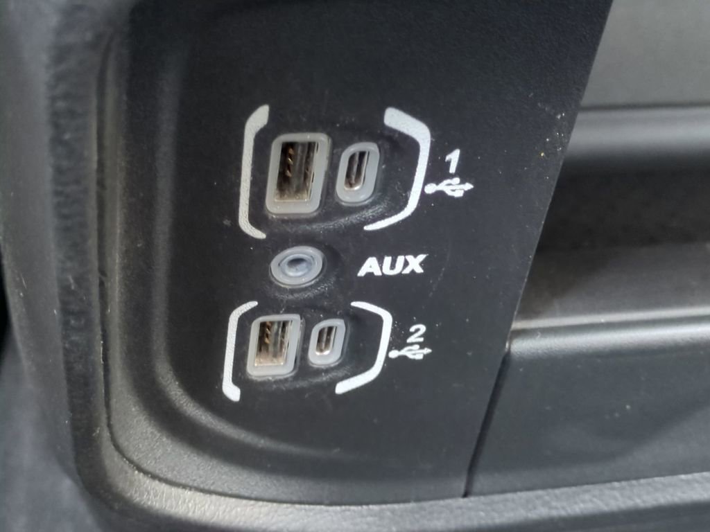 Used 2024 RAM 3500 Big Horn image 25