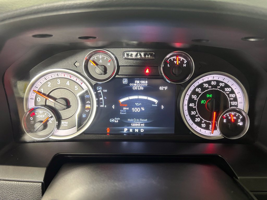 Used 2015 RAM 3500 Laramie w/ Convenience Group AWD/4WD image 27