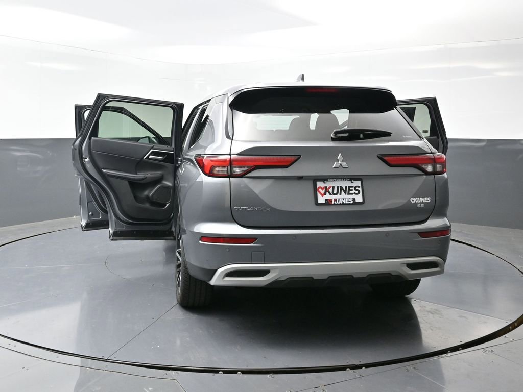 Used 2024 Mitsubishi Outlander SE image 59