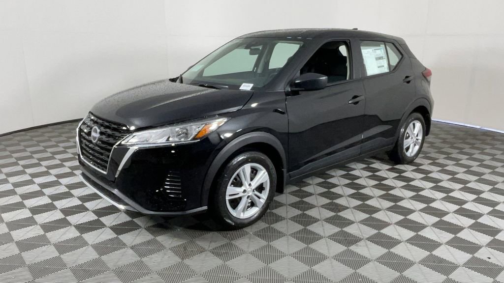 New 2025 Nissan Kicks Play S image 8
