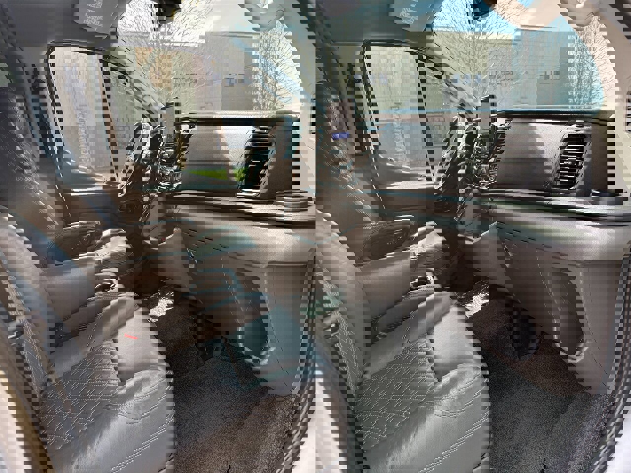 Used 2020 Ford Transit 150 Low Roof AWD image 10