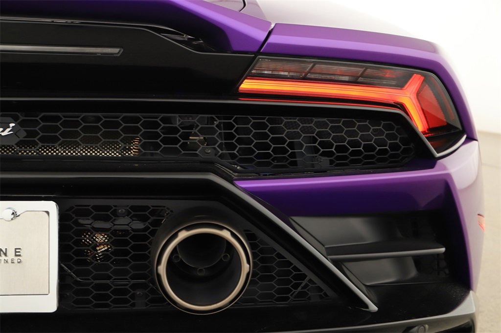 Used 2024 Lamborghini Huracan EVO image 25