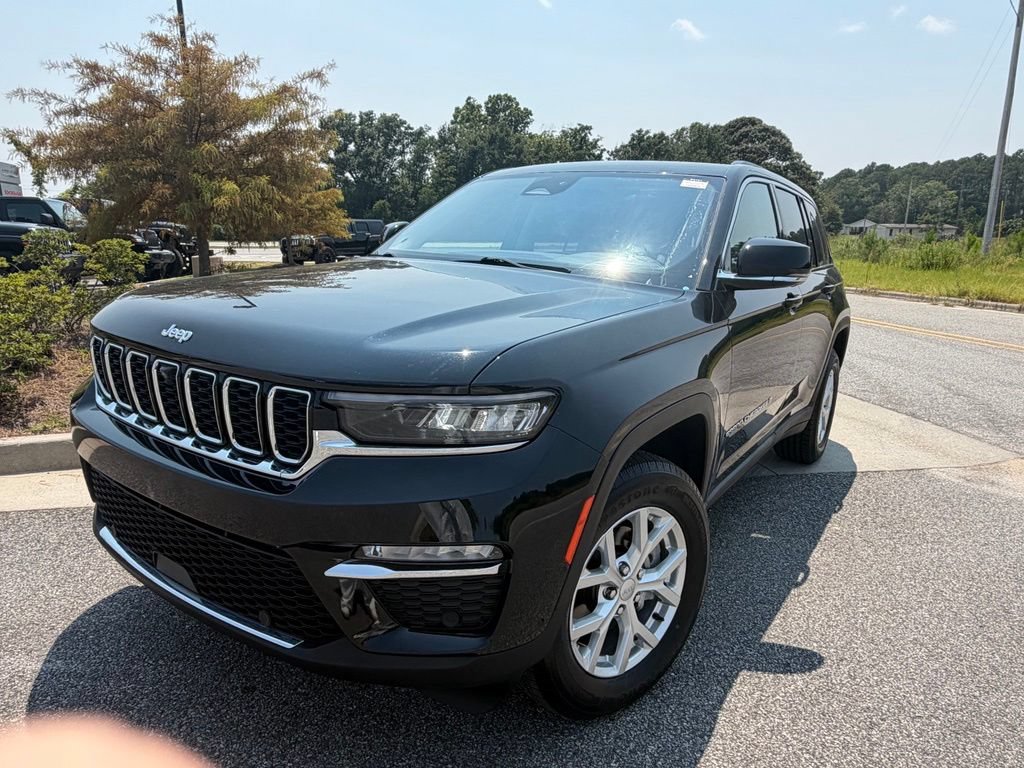 Certified 2023 Jeep Grand Cherokee Limited w/ Luxury Tech Group II AWD/4WD image 58
