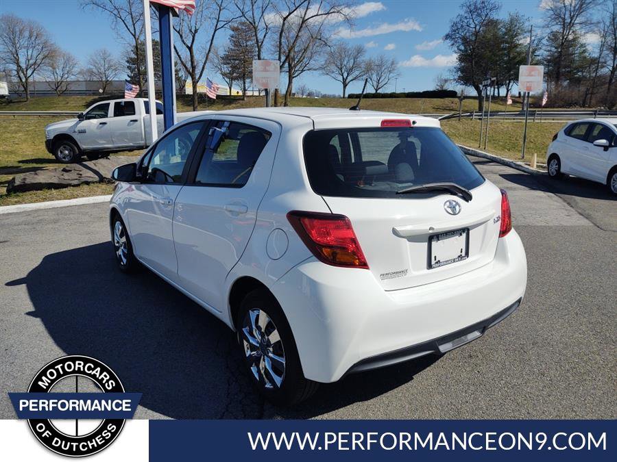 Used 2017 Toyota Yaris L w/ Carpet Mat Package FWD image 5