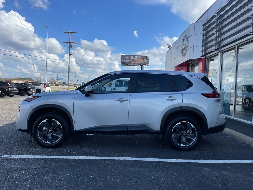 Certified 2025 Nissan Rogue SV image 18