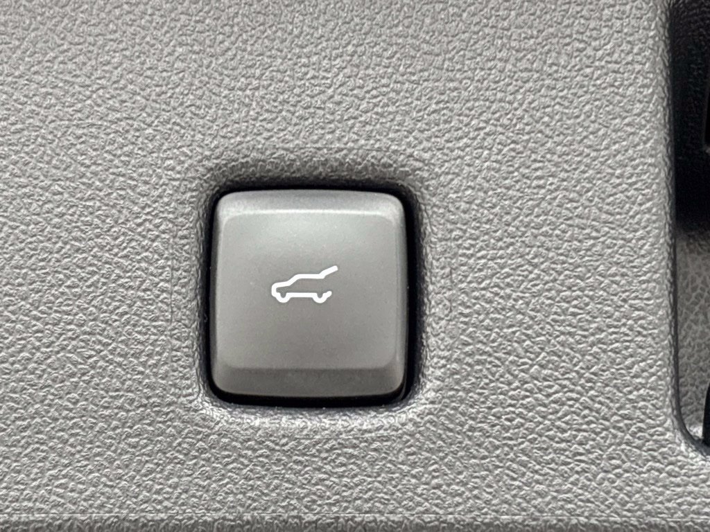 Used 2025 Ford Escape SE FWD image 14