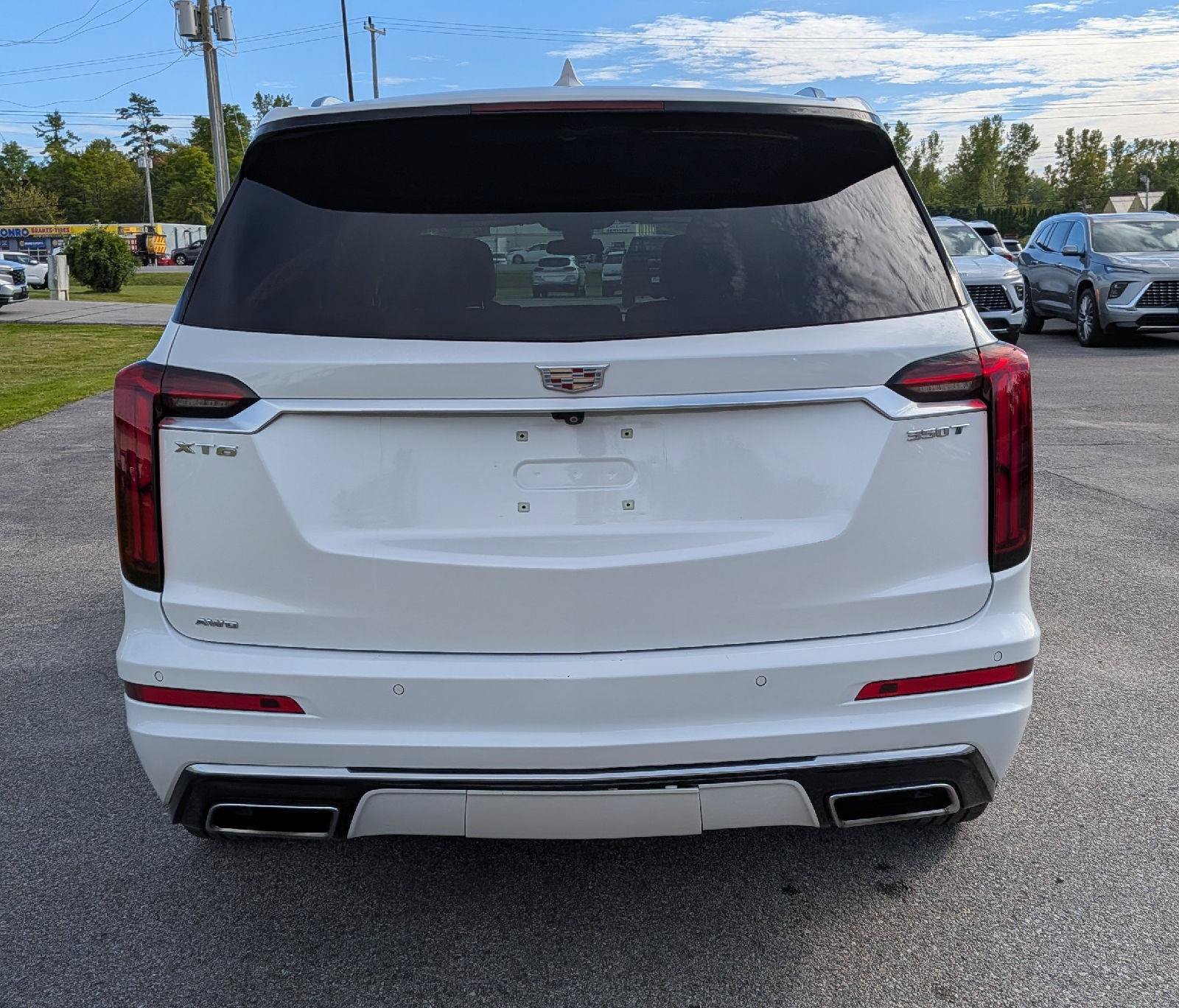 Used 2024 Cadillac XT6 Luxury w/ LPO, Floor Liner Package AWD/4WD image 9
