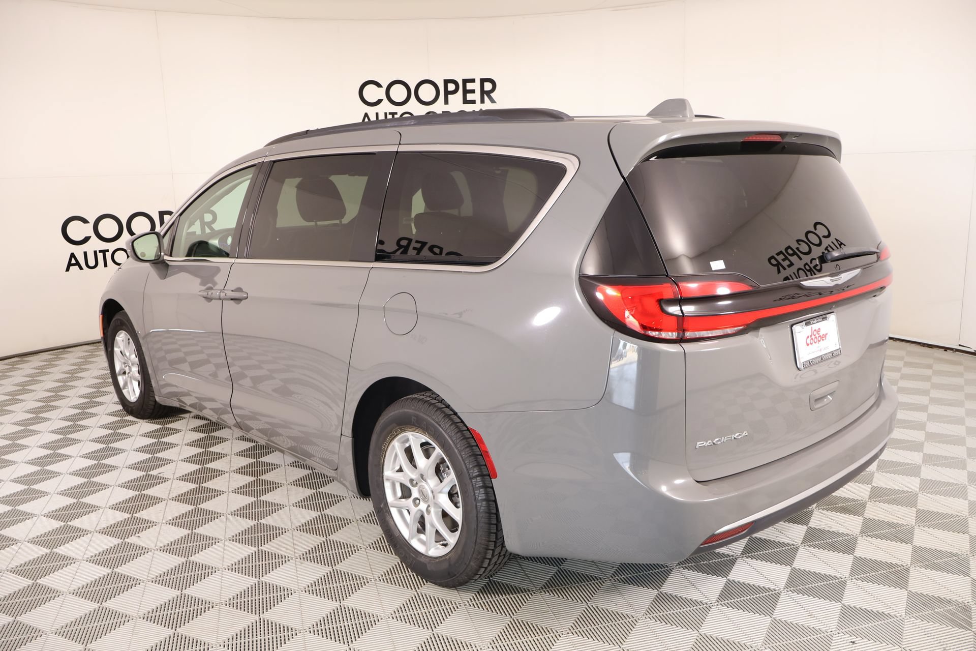 Used 2022 Chrysler Pacifica Touring-L FWD image 22