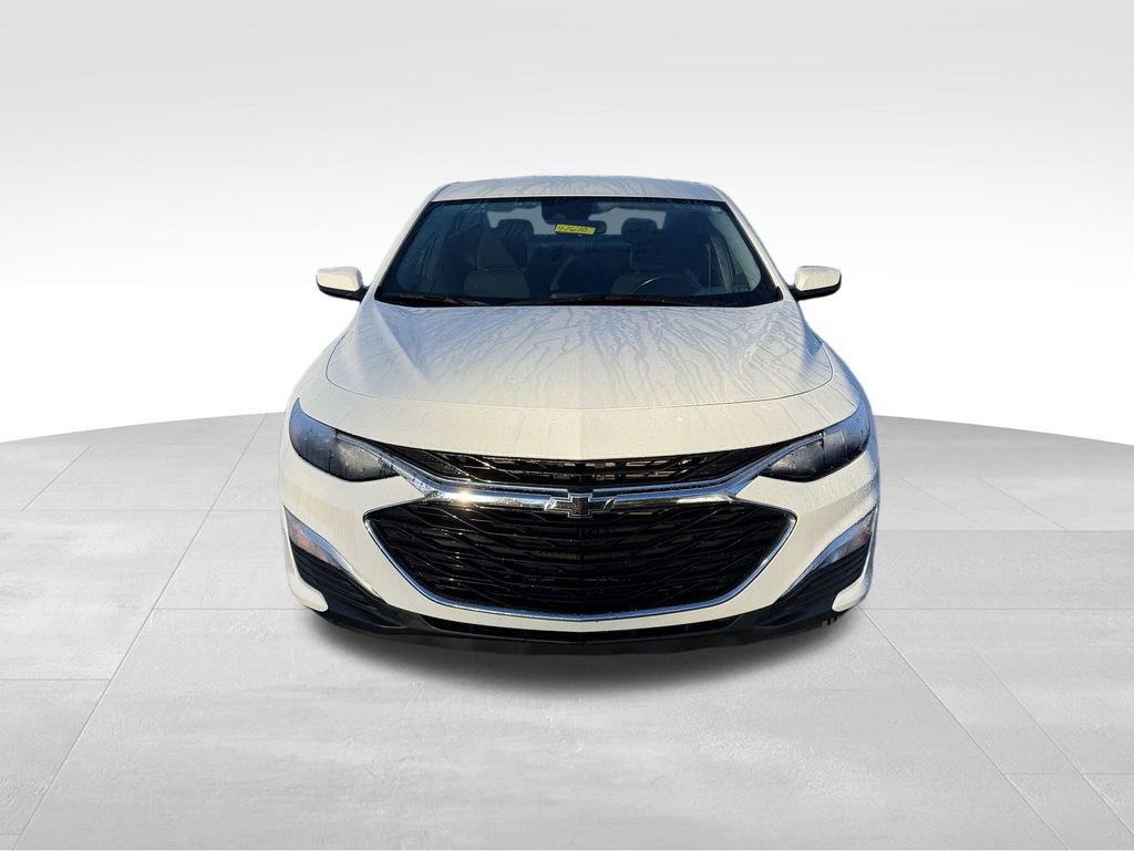 Used 2022 Chevrolet Malibu RS image 2
