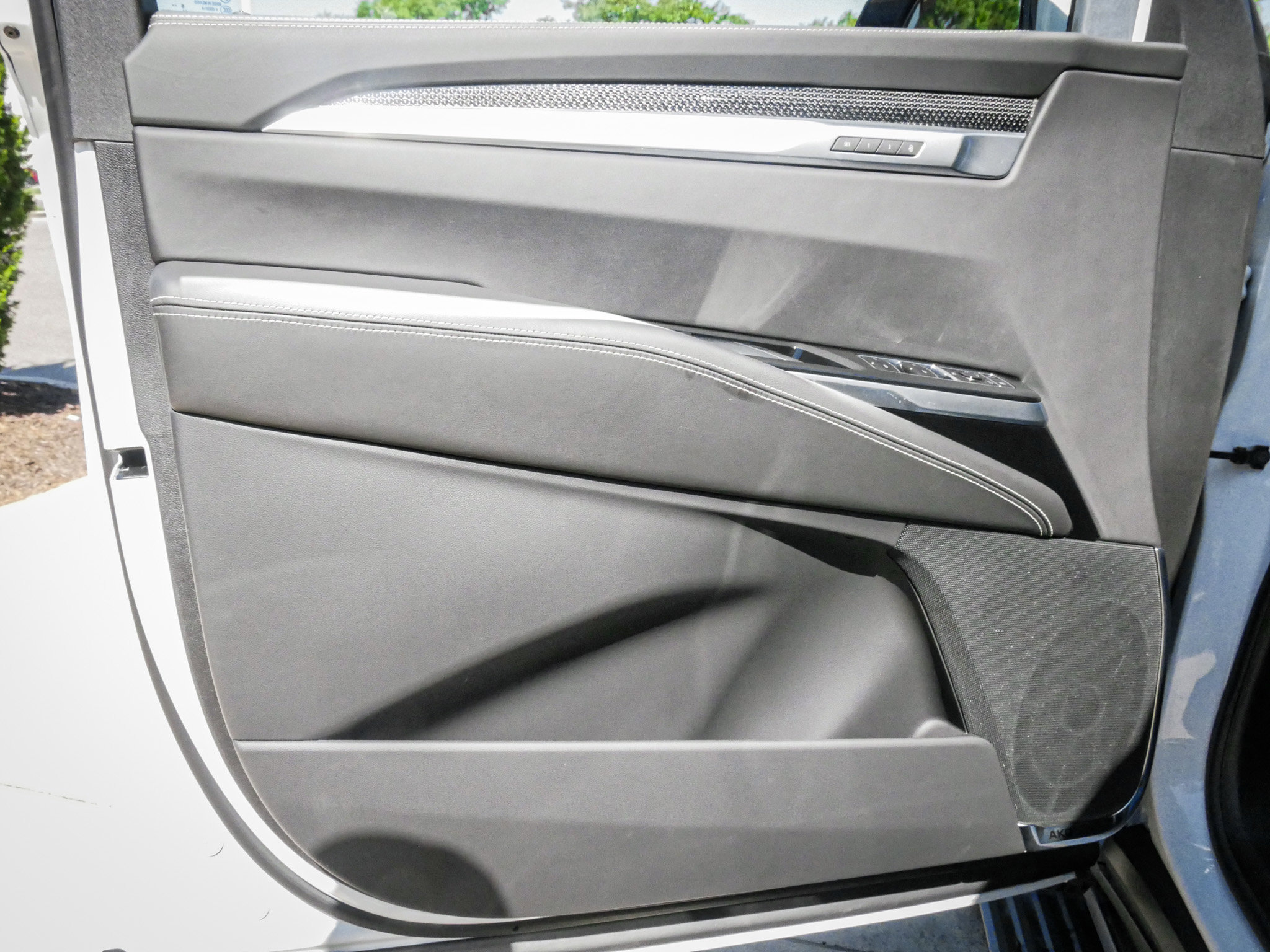 Used 2026 Cadillac Escalade V w/ LPO, ONYX Package AWD/4WD image 14