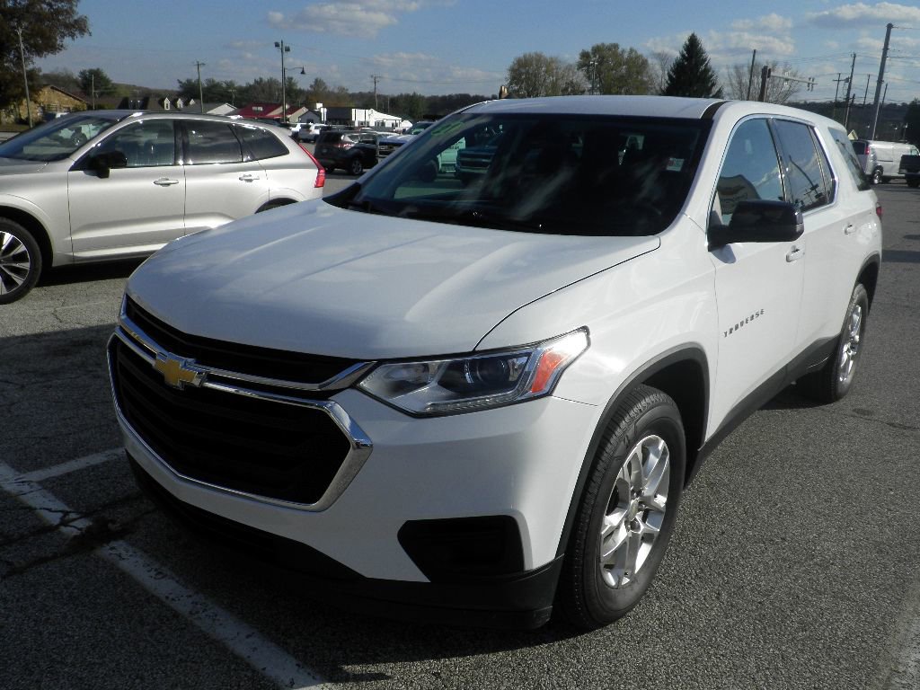 Used 2021 Chevrolet Traverse LS w/ LPO, Cargo Package image 3
