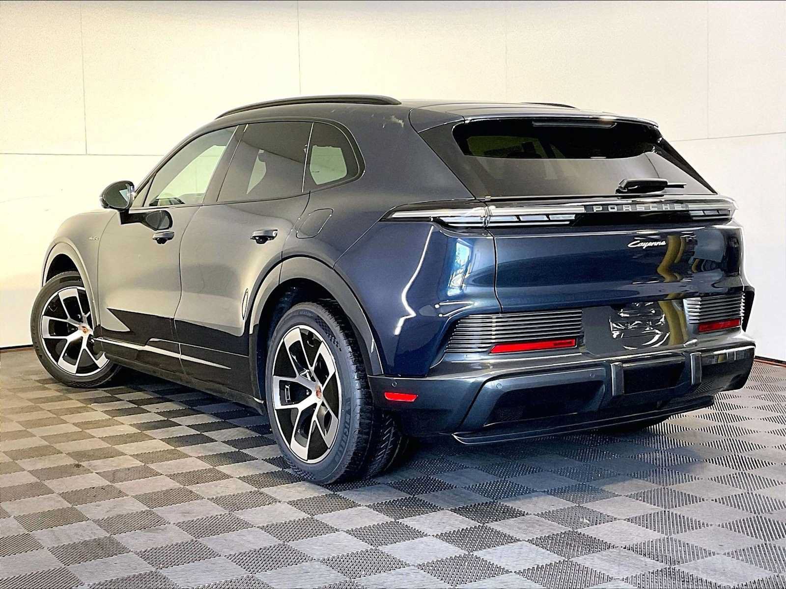 New 2026 Porsche Cayenne Electric AWD/4WD image 3