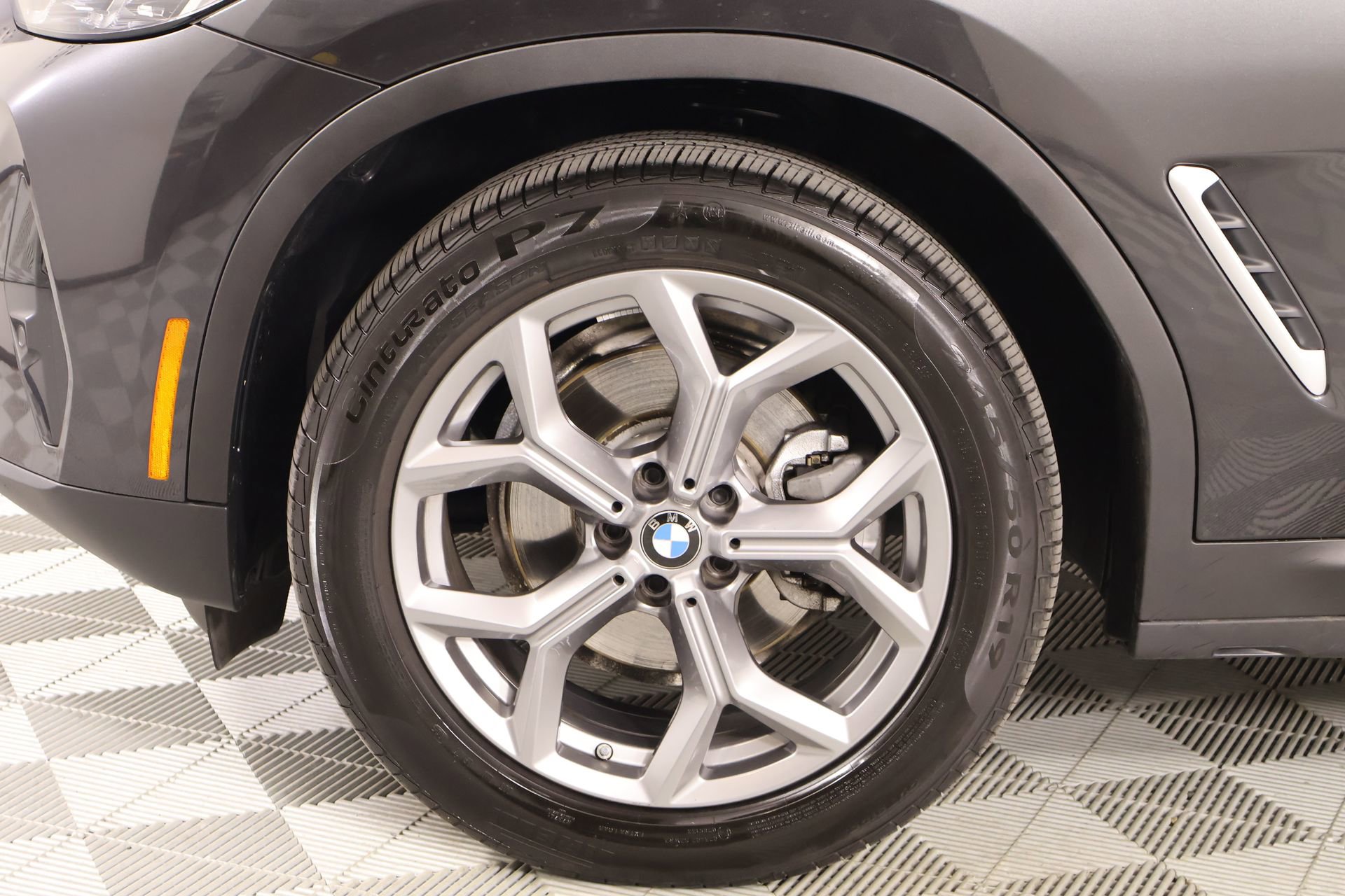 Used 2025 BMW X4 xDrive30i w/ Premium Package image 19