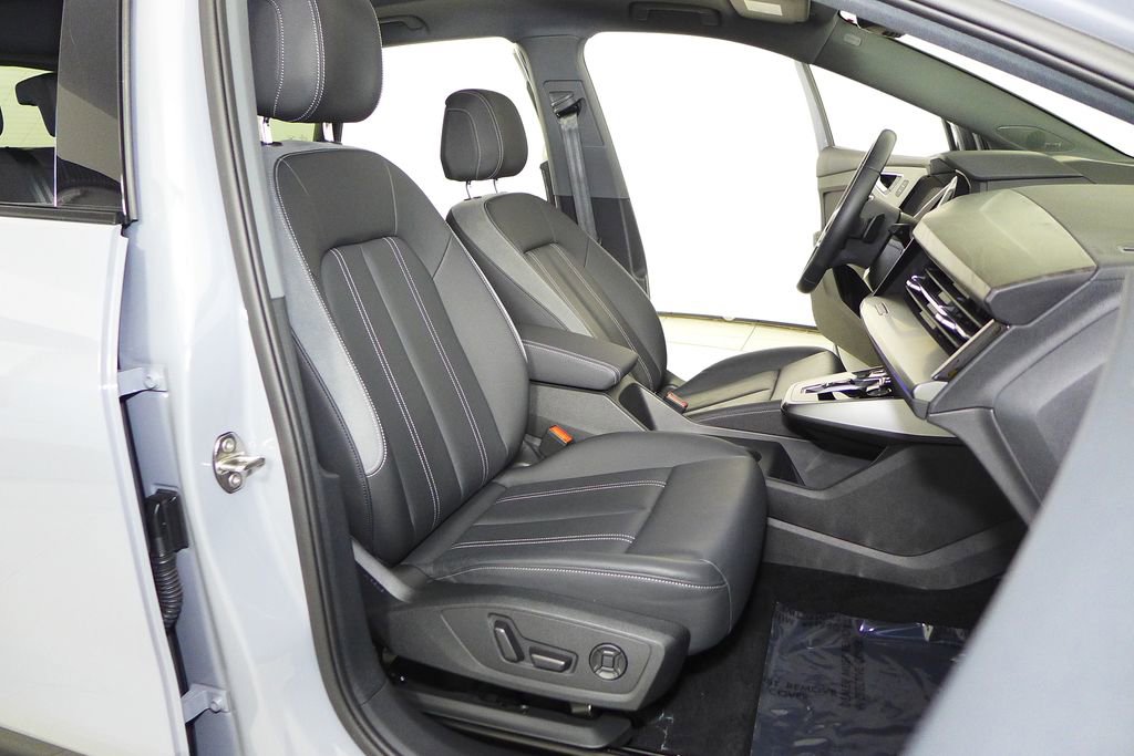 Used 2024 Audi Q4 e-tron Prestige w/ Black Optic Package image 19