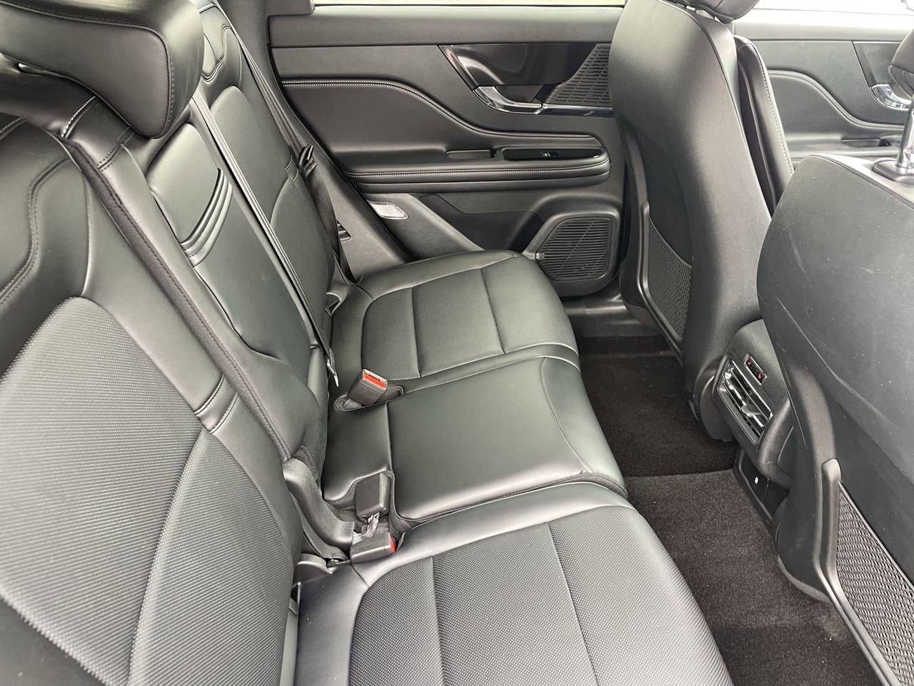 Used 2022 Lincoln Corsair AWD w/ Premium Package image 13