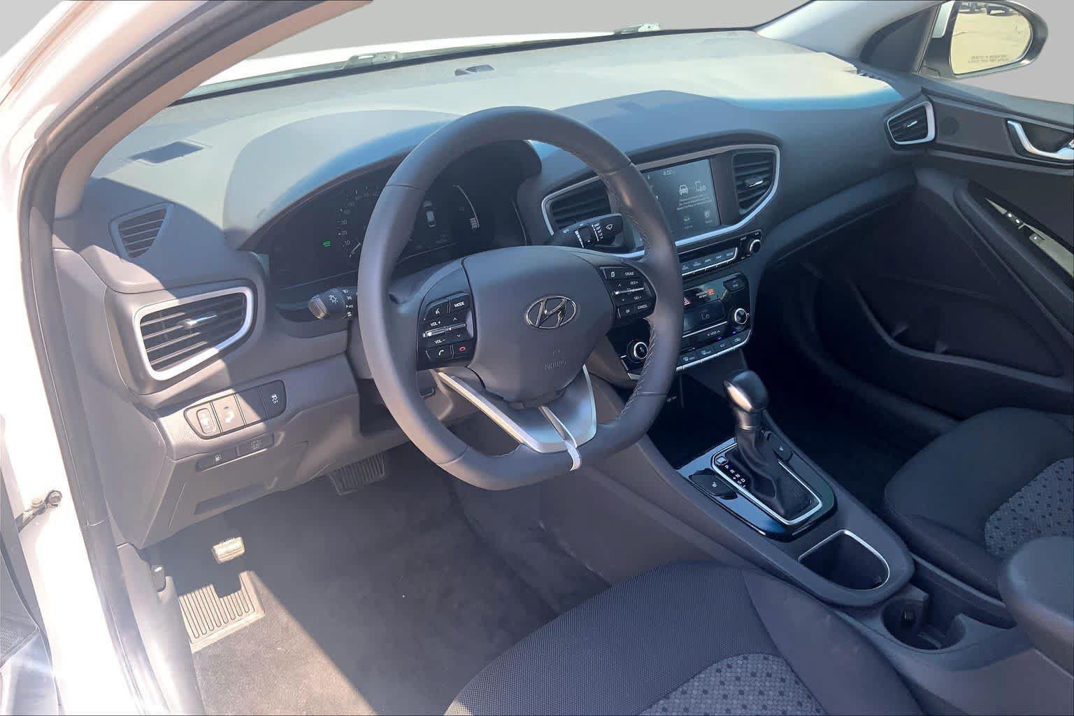 Used 2017 Hyundai Ioniq SEL FWD image 17