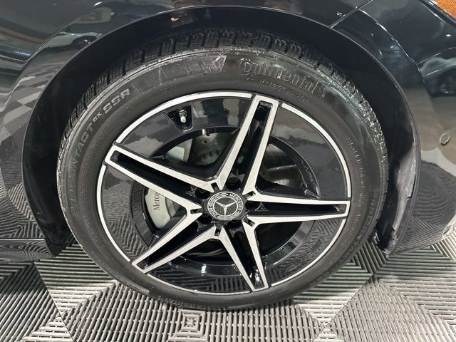 Used 2025 Mercedes-Benz C 300 4MATIC Sedan image 9