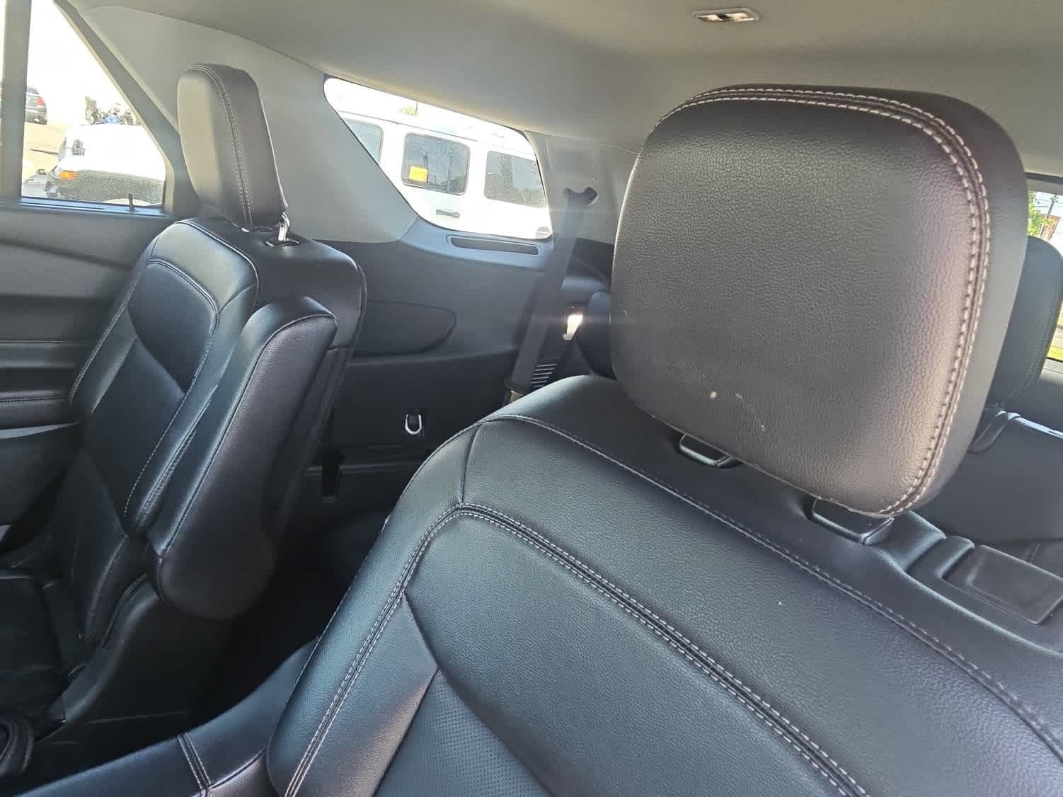 Used 2023 Ford Explorer Limited AWD/4WD image 13