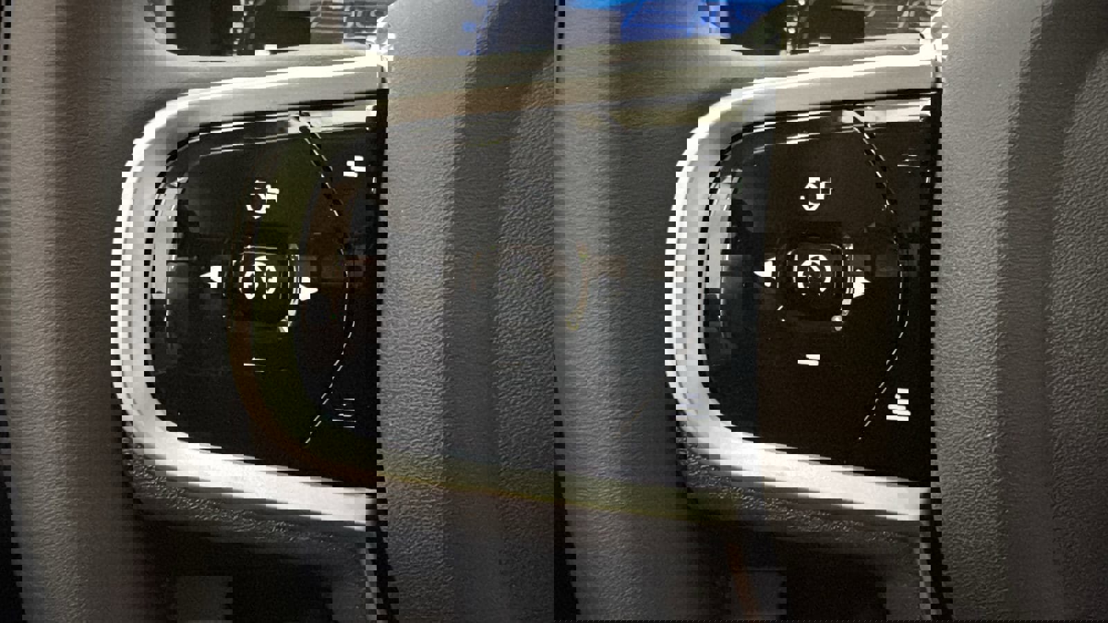 New 2026 Volvo XC90 B6 Plus w/ Protection Package Premier image 13