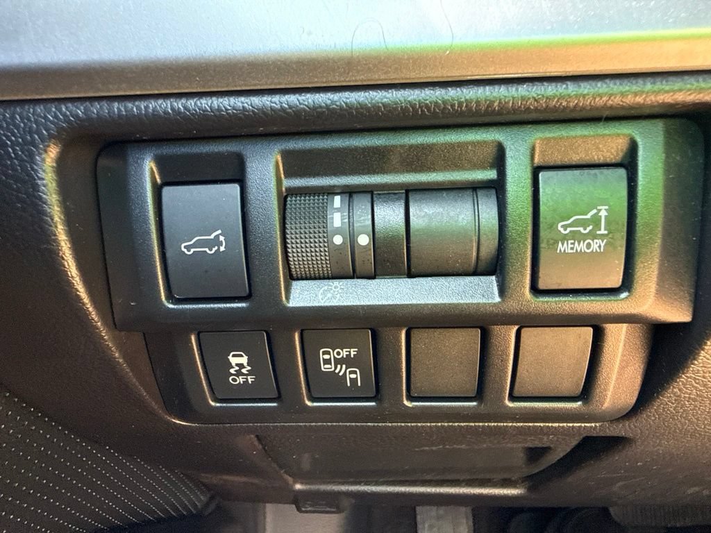 Used 2015 Subaru Outback 2.5i Limited AWD/4WD image 11