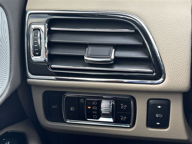 Used 2024 Lincoln Navigator L Reserve image 18