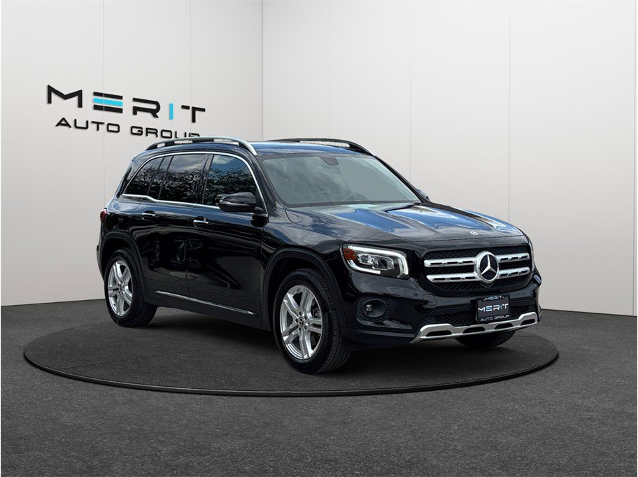 Used 2020 Mercedes-Benz GLB 250 4MATIC w/ Premium Package image 1