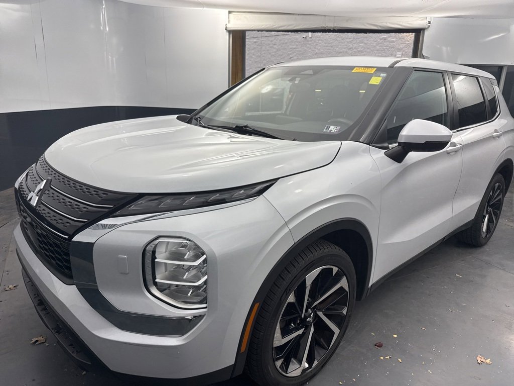 Used 2022 Mitsubishi Outlander ES image 7