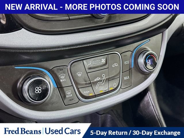 Used 2017 Chevrolet Volt LT FWD image 17