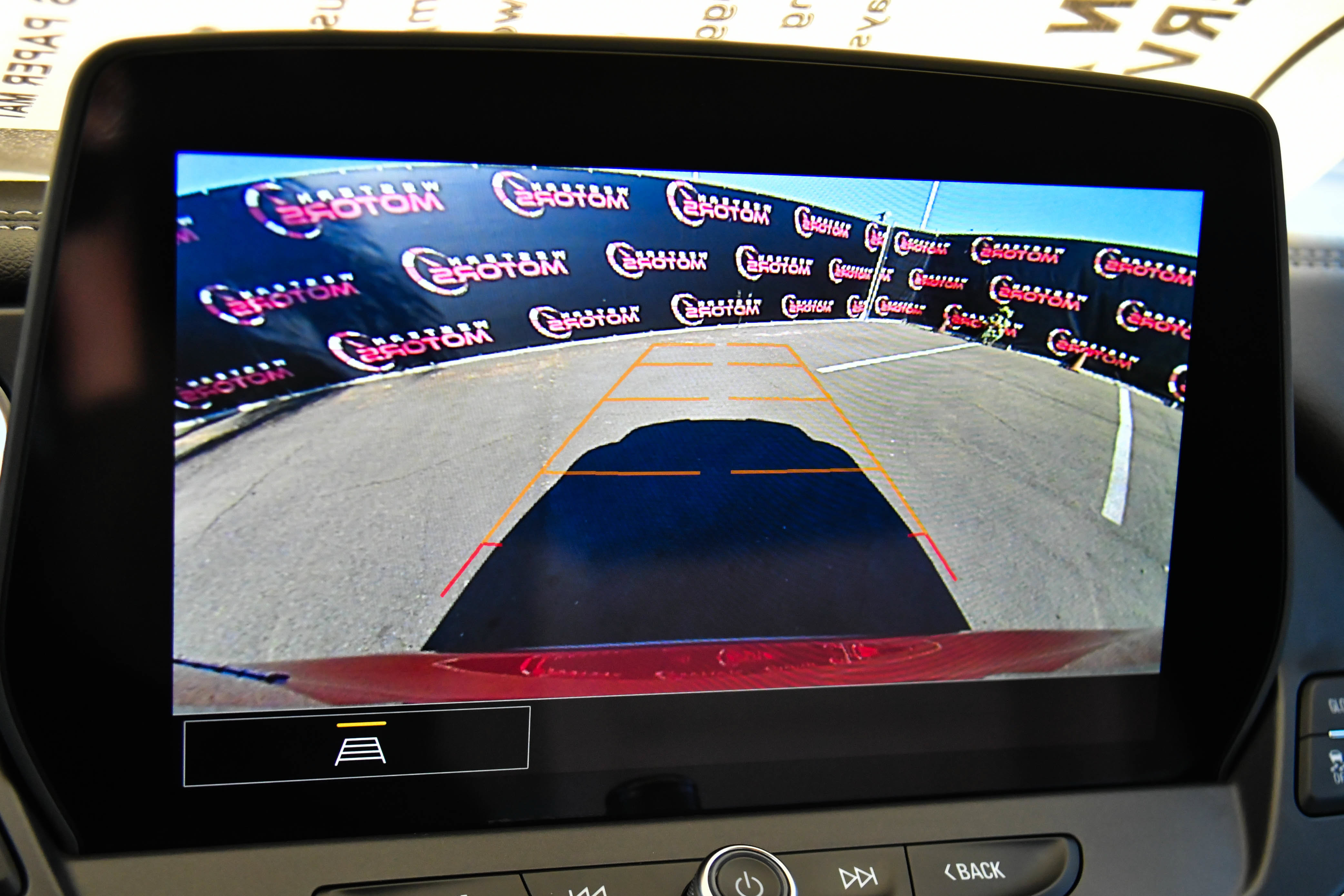 Used 2025 Chevrolet Blazer LT FWD image 18
