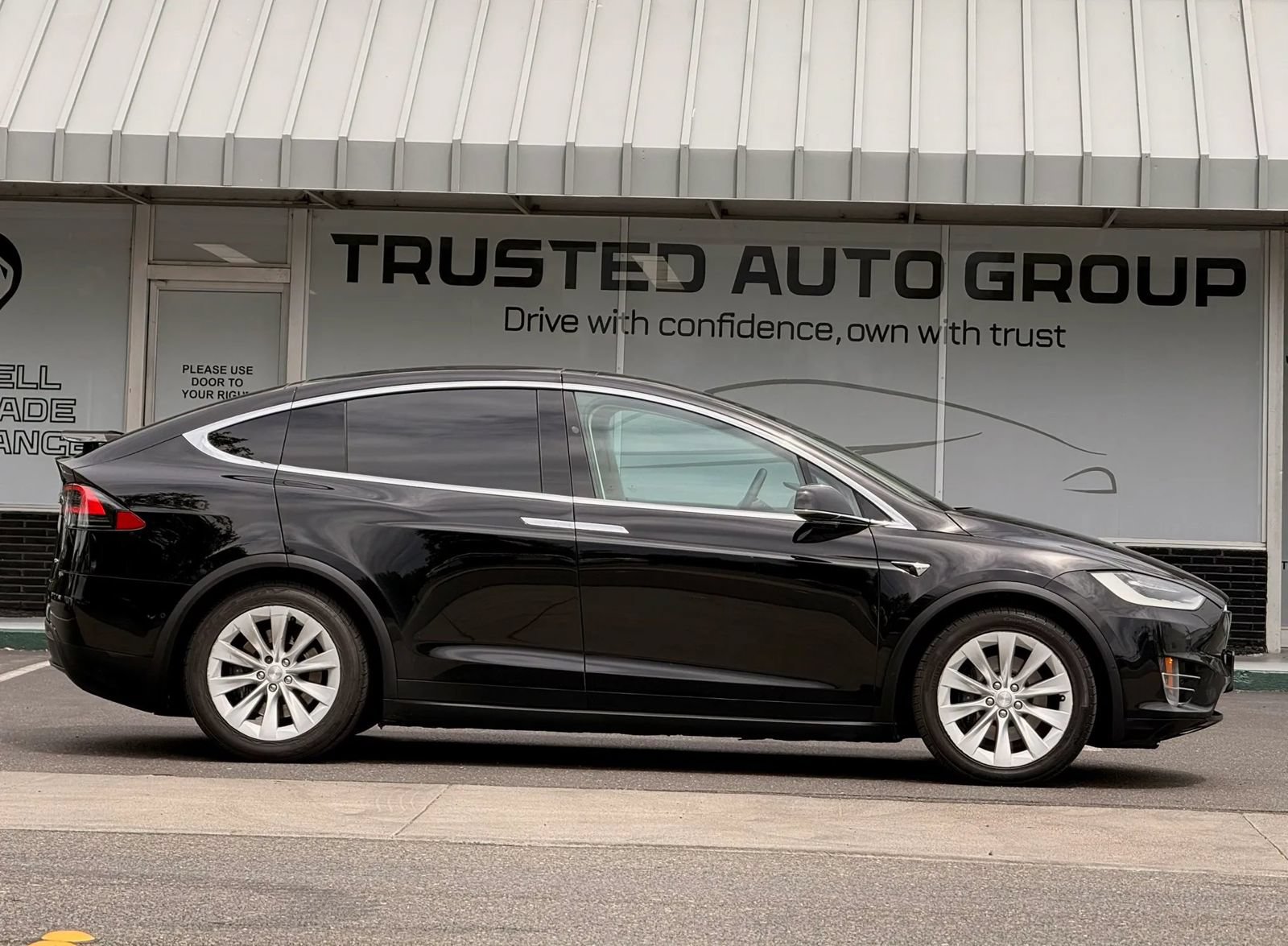 Used 2016 Tesla Model X 90D AWD/4WD image 4