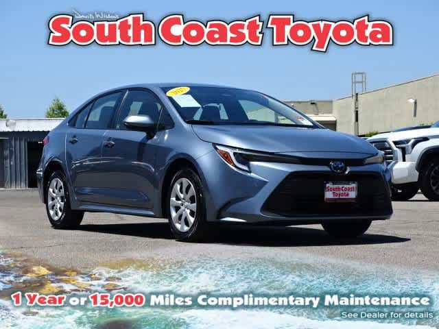 Used 2025 Toyota Corolla LE FWD image 1
