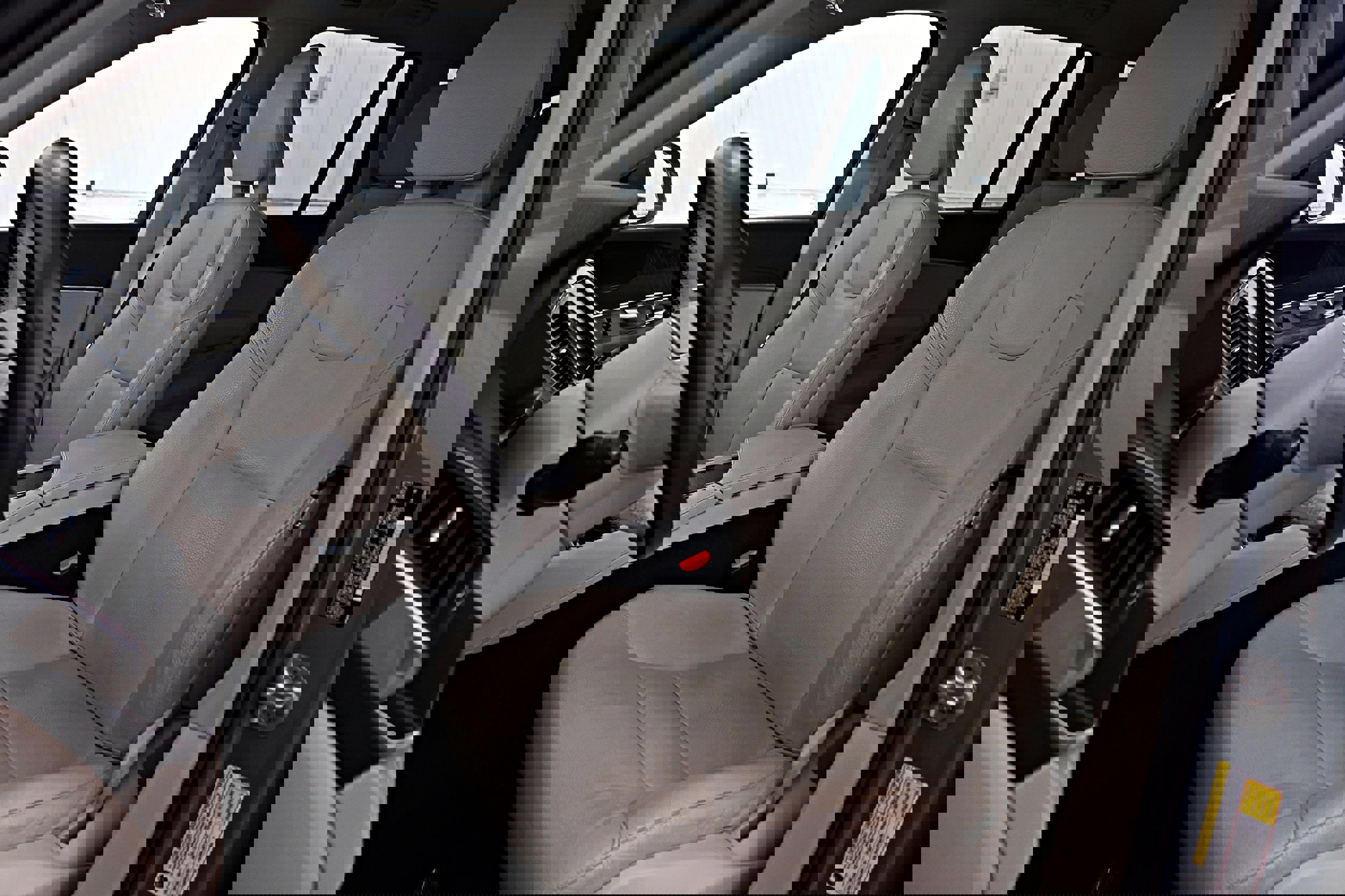 Used 2020 Volvo XC90 T6 Momentum image 6