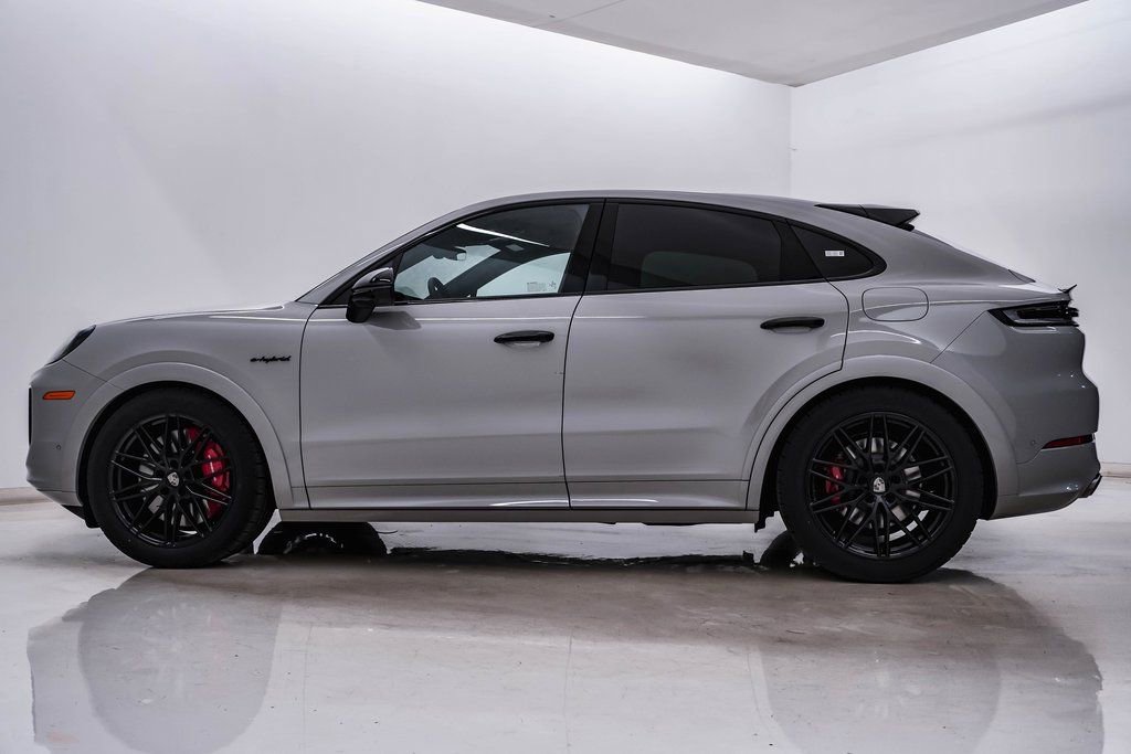 New 2026 Porsche Cayenne Turbo AWD/4WD image 2