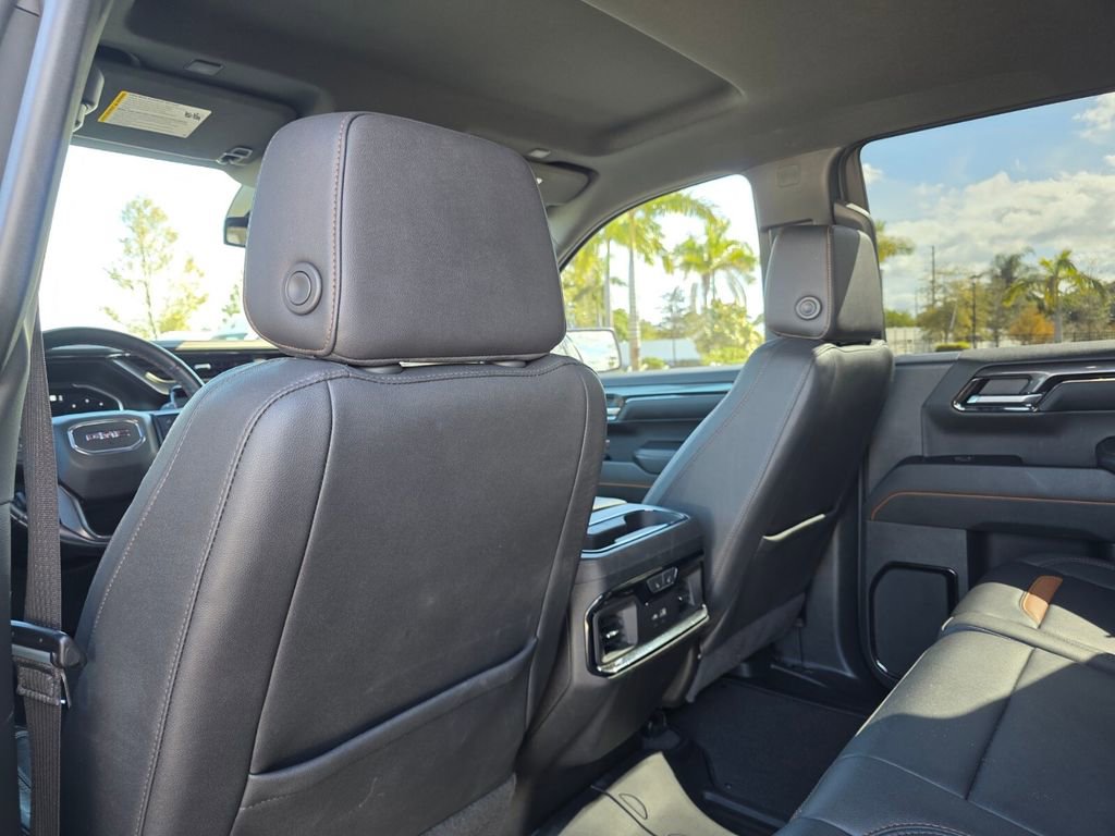 Used 2023 GMC Sierra 1500 AT4 image 18