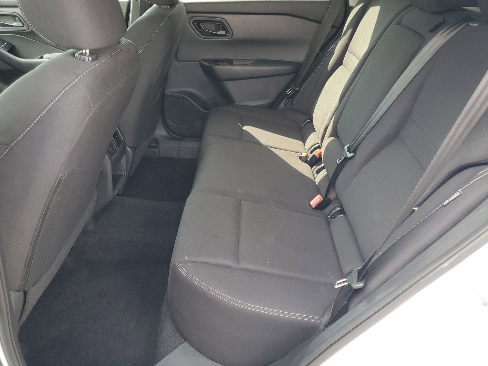 Used 2024 Nissan Rogue S image 21