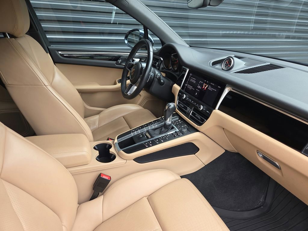 Certified 2021 Porsche Macan AWD/4WD image 18