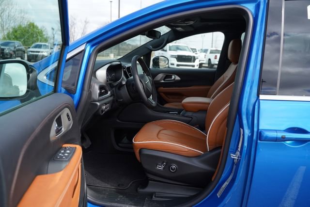New 2026 Chrysler Pacifica Pinnacle AWD/4WD image 12