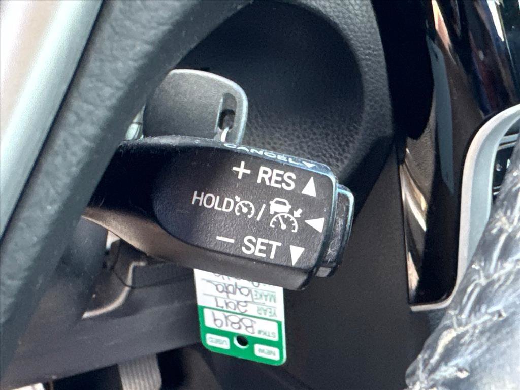 Used 2017 Toyota Corolla SE w/ Body Protection Package FWD image 23