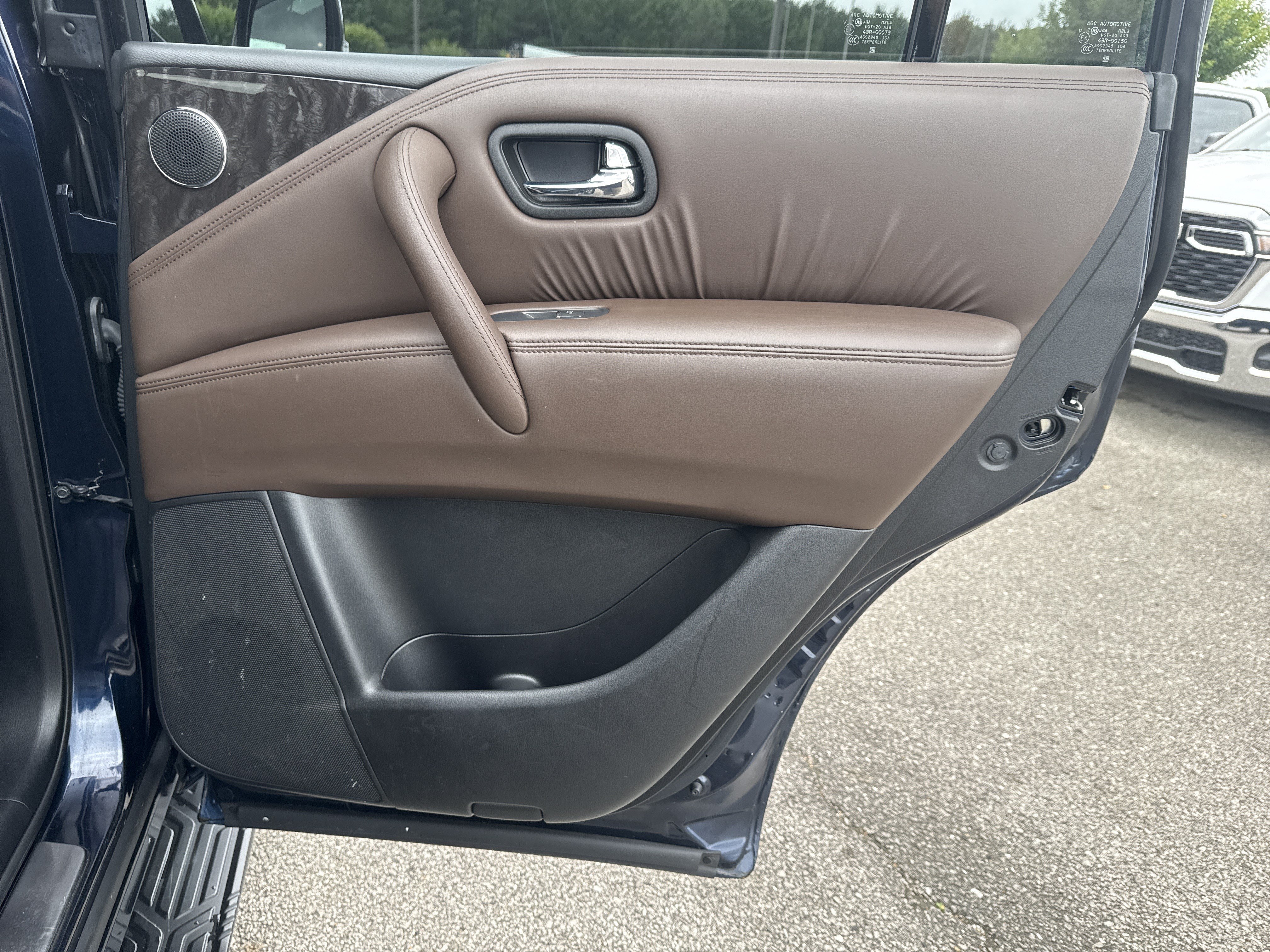 Used 2023 Nissan Armada Platinum w/ Captain's Chairs Package AWD/4WD image 18