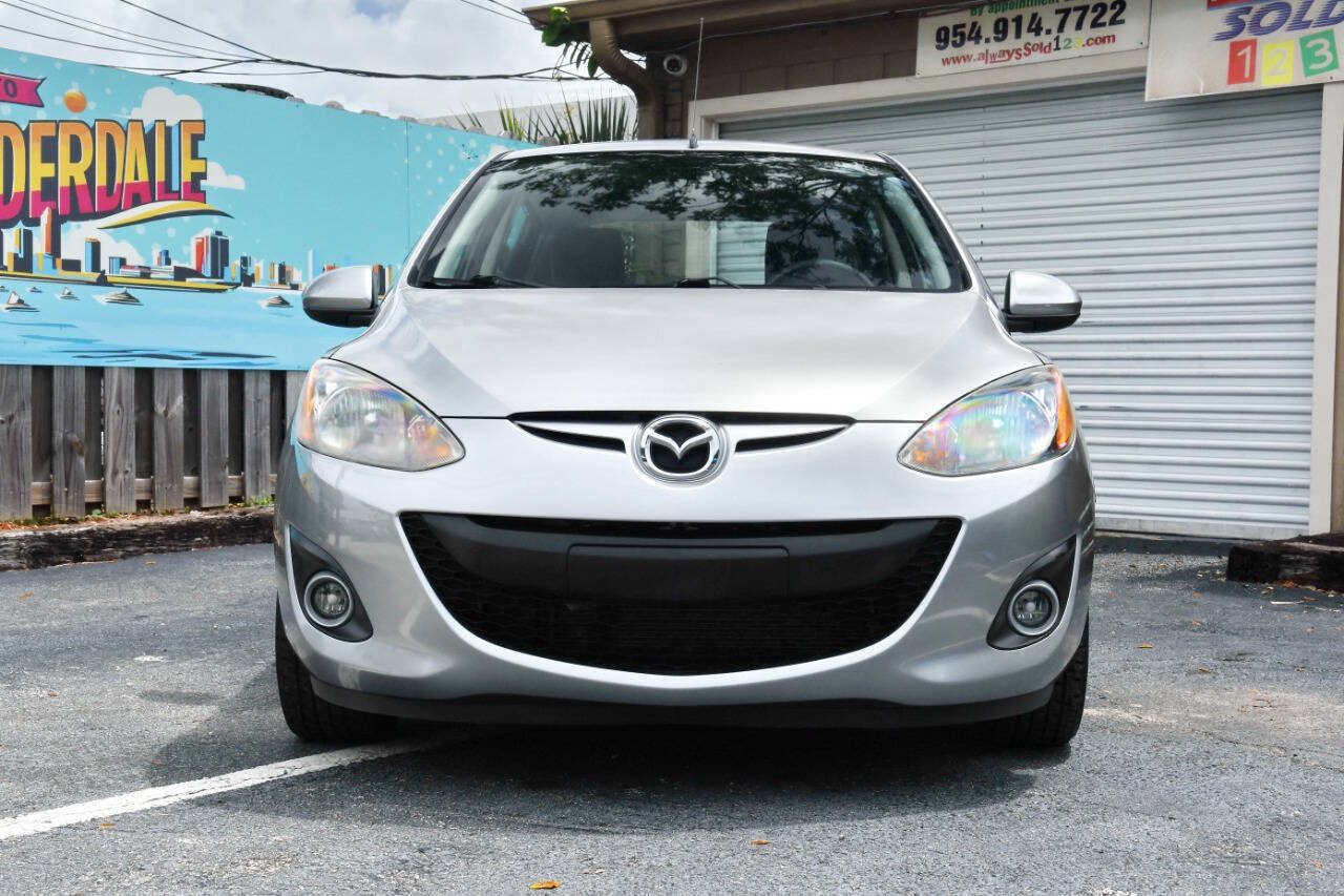 Used 2011 MAZDA MAZDA2 Touring FWD image 3