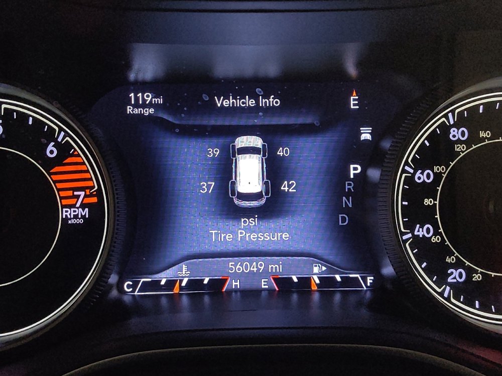 Used 2023 Jeep Cherokee Altitude Lux image 23