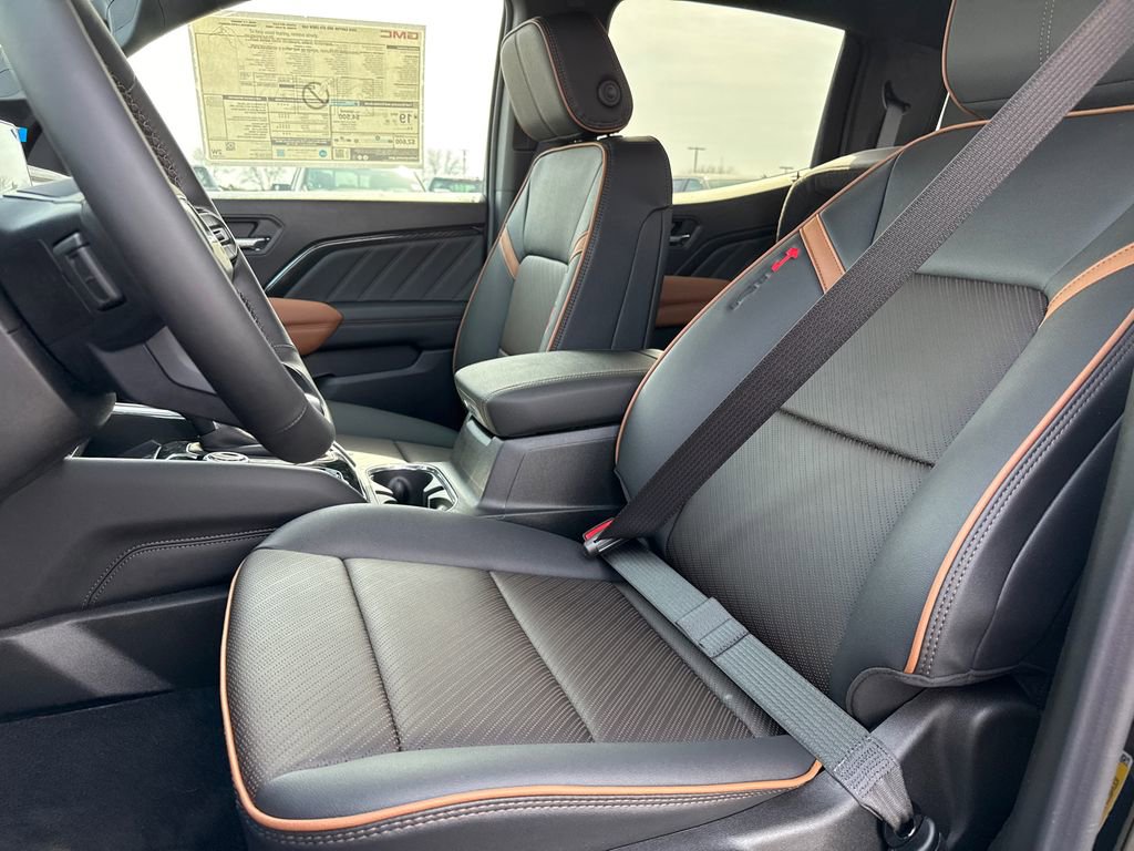 New 2026 GMC Canyon AT4 w/ AT4 Premium Package image 17