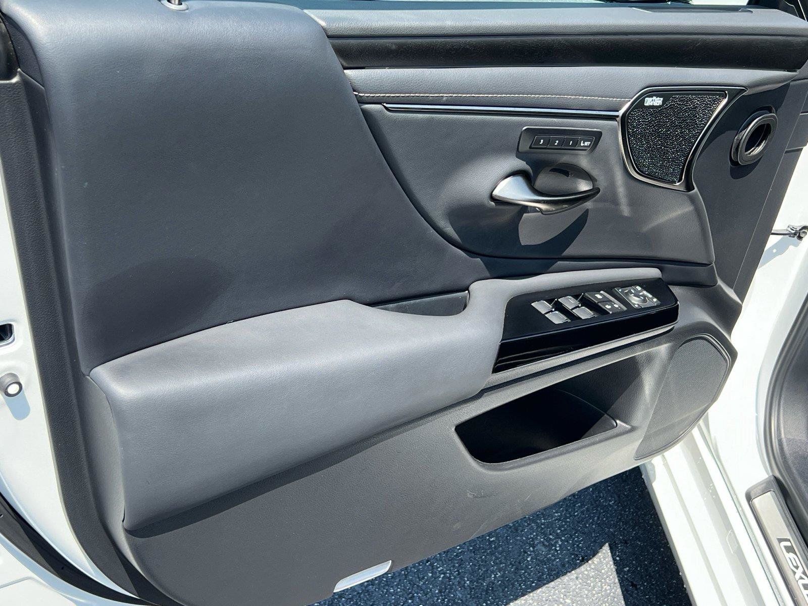 Certified 2024 Lexus ES 350 Ultra Luxury w/ Accessory Package (Z2) FWD image 10