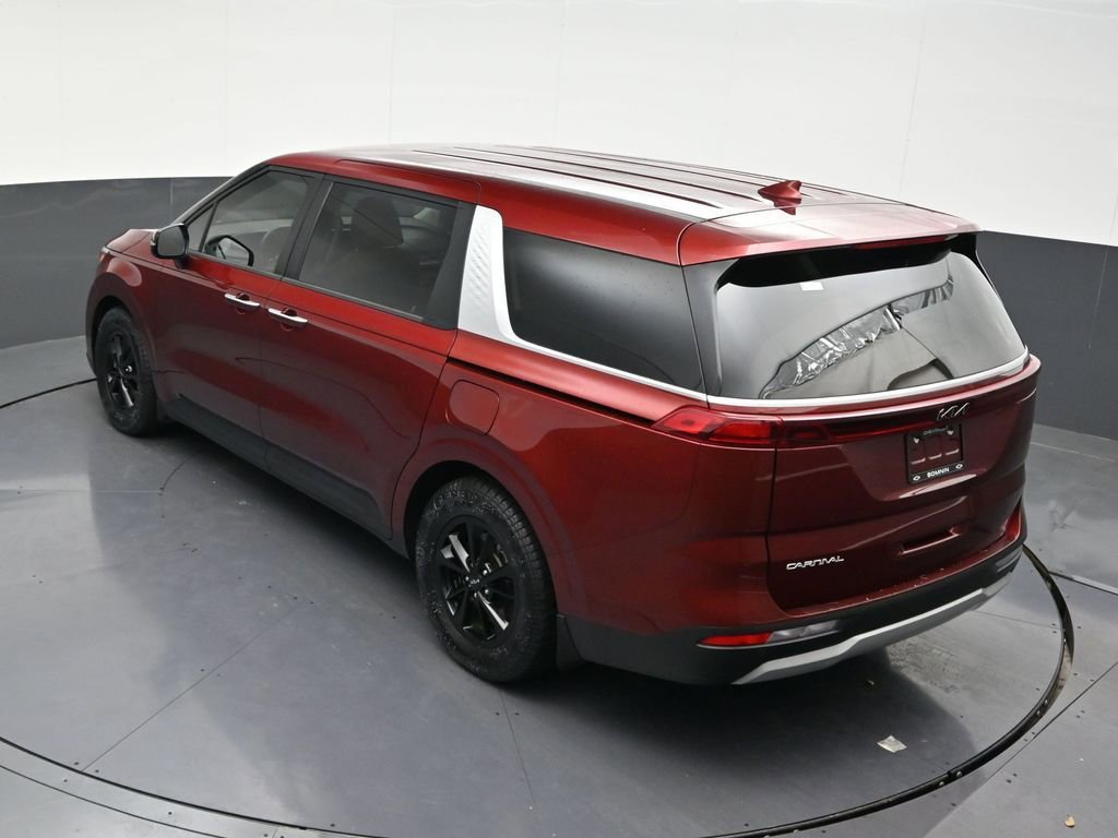Used 2023 Kia Carnival LX w/ Paint Protection Package FWD image 18
